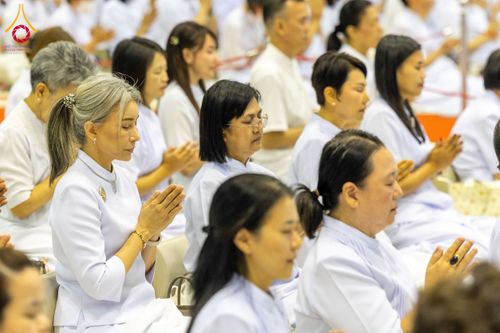 ภาพ No.209493:วันอาทิตย์ที่ 2 มีนาคม พ.ศ. 2568 พิธีบูชาข้าวพระ ณ สภาธรรมกายสากล วัดพระธรรมกาย