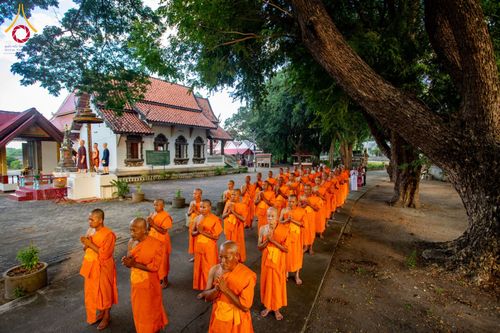 ภาพ No.181166:พิธีอุปสมบท ณ วัดพระเจ้าตนหลวง จังหวัดลำพูน ในโครงการอุปสมบทบูชาธรรมมหาปูชนียาจารย์ วันที่ 8 ธันวาคม พ.ศ. 2567