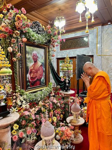 ภาพ No.145825:คณะสงฆ์วัดพระธรรมกาย ทำวัตรพระผู้ใหญ่ ในเทศกาลเข้าพรรษา วันจันทร์ที่ 22 กรกฎาคม พ.ศ. 2567