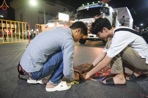 ภาพ No.151585:V.55 ทีมใหญ่ที่หาดใหญ่ เจ้าหน้าที่ทุกสถานะ หลายสัญชาติ ร่วมกันจัดงานตักบาตรที่หาดใหญ่ วันที่ 10-11 สิงหาคม พ.ศ. 2567