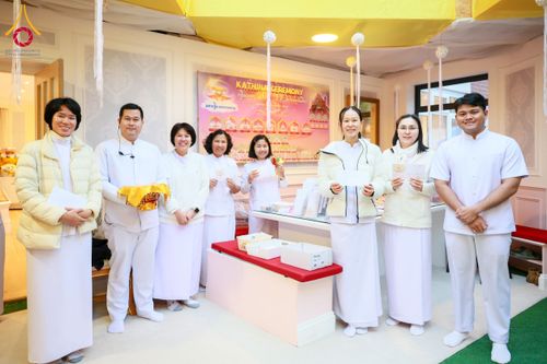 ภาพ No.175282:พิธีทอดกฐิน วัดพระธรรมกายแมนเชสเตอร์ เอดจลีย์ สต็อคพอร์ต ประเทศอังกฤษ ในโครงการกฐินสามัคคีทั่วไทย 30,000 วัด บูชาธรรม 80 ปี หลวงพ่อธัมมชโย โดยคณะศิษยานุศิษย์วัดพระธรรมกาย วันที่ 10 พฤศจิกายน พ.ศ. 2567