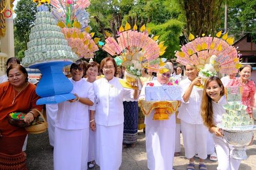 ภาพ No.170225:พิธีทอดกฐิน ณ วัดดอนแก้ว อ.แม่สอด จ.ตาก ในโครงการกฐินสามัคคีทั่วไทย 30,000 วัด บูชาธรรม 80 ปี หลวงพ่อธัมมชโย โดยคณะศิษยานุศิษย์วัดพระธรรมกาย วันที่ 26 ตุลาคม พ.ศ. 2567