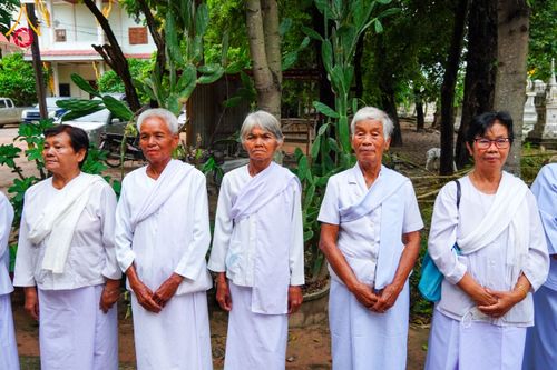 ภาพ No.146650:พิธีต้อนรับสัญญาบัตร พัดยศ ผ้าไตร ในโอกาสที่พระบาทสมเด็จพระเจ้าอยู่หัว ทรงพระกรุณาโปรดพระราชทานสัญญาบัตรตั้งสมณศักดิ์ พระวิมลศาสนวิเทศ (สำรวจ กมโล) เจ้าอาวาสวัดไทยนอร์เวย์ เป็นพระราชาคณะชั้นราช ในราชทินนามที่ “พระราชวชิรศาสนวิเทศ”