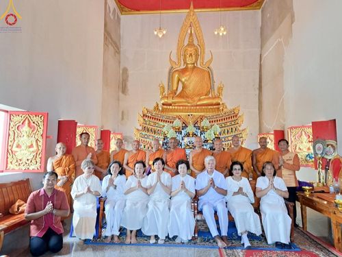 พิธีทอดกฐิน ณ วัดห้วยอุดม จ.บุรีรัมย์ ในโครงการกฐินสามัคคีทั่วไทย 30,000 วัด บูชาธรรม 80 ปี หลวงพ่อธัมมชโย โดยคณะศิษยานุศิษย์วัดพระธรรมกาย วันที่ 20 ตุลาคม พ.ศ. 2567