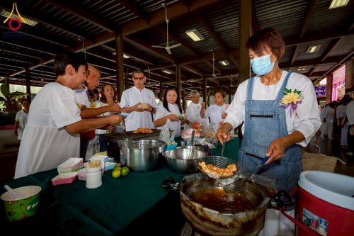 ภาพ No.254986:วันที่ 15 ตุลาคม พ.ศ. 2568 พิธีทอดกฐินสามัคคีประจำปี 2568 บูชาธรรม 81 ปี หลวงพ่อธัมมชโย ณ ศูนย์อบรมเยาวชนกาญจนบุรี