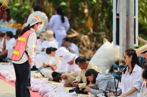 ภาพ No.115729:V.15 สามัคคี การเตรียมงาน เก็บงาน การรับบุญของเจ้าหน้าที่หน่วยงานต่างๆ เพื่อโครงการธรรมยาตรา กตัญญูบูชามหาปูชนียาจารย์ พระมงคลเทพมุนี (สด จนฺทสโร) พระผู้ปราบมาร อนุสรณ์สถาน 7 แห่ง ปีที่ 12 ระหว่างวันที่ 2 - 31 มกราคม พ.ศ.2567