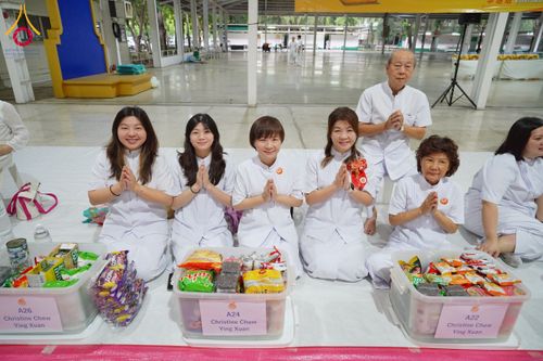 ภาพ No.144236:พิธีตักบาตรพระใหม่  โครงการบรรพชาอุปสมบทหมู่ ธรรมทายาทนานาชาติ (ภาษาจีน) ณ อาคารโถงช้าง วัดพระธรรมกาย วันอาทิตย์ที่ 14 กรกฎาคม พ.ศ. 2567