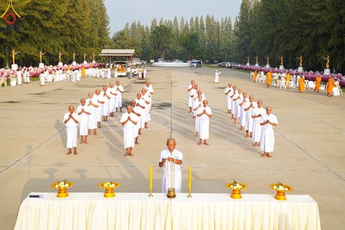 ภาพ No.101254:พิธีบรรพชาธรรมทายาท ในโครงการอุปสมบทบูชาธรรม มหาปูชนียาจารย์ พ.ศ. 2566 ณ วัดไชยชุมพลชนะสงคราม จ.กาญจนบุรี วันที่ 6 ธันวาคม พ.ศ. 2566