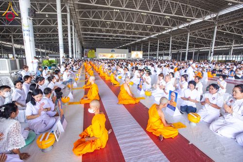 ภาพ No.134932:พิธีถวายบาตรแด่นาคธรรมทายาท ในโครงการบรรพชาสามเณรฟื้นฟูพระพุทธศาสนาทั่วไทย ณ สภาธรรมกายสากล วัดพระธรรมกาย จ.ปทุมธานี วันเสาร์ที่ 6 เมษายน พ.ศ. 2567