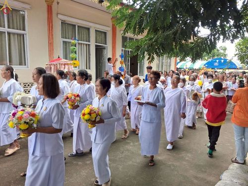 ภาพ No.269314:วันที่ 24 ตุลาคม พ.ศ. 2568 พิธีทอดกฐินสามัคคีทั่วไทย ณ วัดหนองสะแกกวน อ.โนนดินแดง จ.บุรีรัมย์ โดยคณะศิษยานุศิษย์ บูชาธรรม 81 ปี หลวงพ่อธัมมชโย