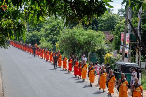 ภาพ No.140093:PhotoStory มหาศรัทธา ธรรมยาตราศรีลังกา EP.3  โครงการสยาม-ลังกา ธรรมยาตรา ฉลองเทศกาลวิสาขบูชาแห่งชาติ ศรีลังกา  บูชาธรรม 80 ปีหลวงพ่อธัมมชโย เส้นทางจาก เมืองดัมบูลลา ไปยัง เมืองมาตะเล  ตั้งแต่วันที่ 17-20 พฤษภาคม พ.ศ. 2567