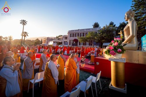 ภาพ No.225671:วันอาทิตย์ที่ 11 พฤษภาคม พ.ศ. 2568 วัดพระธรรมกายแคลิฟอร์เนีย จัดงานวิสาขบูชานานาชาติ และถวายมหาสังฆทานคณะสงฆ์ 120 รูป