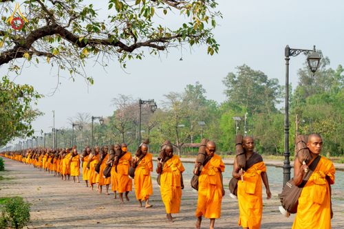 ภาพ No.212857:วันที่ 14 - 15 มีนาคม พ.ศ. 2568 คณะสงฆ์และสามเณรเดินธรรมยาตรา ในโครงการบวชสามเณรเนปาล 500 รูป ไปยังสถานที่รอบมายาเทวีและลุมพินีเกรด ณ ลุมพินี ประเทศเนปาล