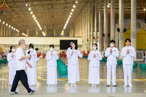 ภาพ No.207189:พิธีตักบาตร และปฏิบัติธรรมช่วงสาย ในวันมาฆบูชา วันพุธที่ 12 กุมภาพันธ์ พ.ศ. 2568 ณ วัดพระธรรมกาย จังหวัดปทุมธานี