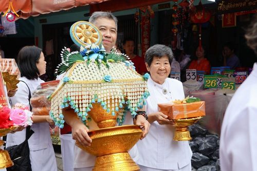 ภาพ No.183190:พิธีทอดกฐิน ณ วัดจวนดำรงศ์ราชพลขันต์ อ.พระประแดง จ.สมุทรปราการ ในโครงการทอดกฐินสามัคคีทั่วไทย 30,000 วัด บูชาธรรม 80 ปี หลวงพ่อธัมมชโย โดยคณะศิษยานุศิษย์วัดพระธรรมกาย วันศุกร์ที่ 15 พฤศจิกายน พ.ศ. 2567