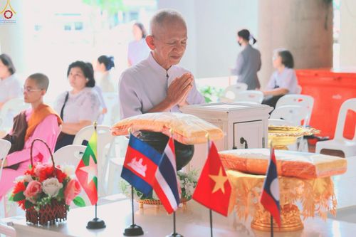 ภาพ No.230732:วันที่ 28 มิถุนายน พ.ศ. 2568 พิธีตัดปอยผมและปลงผม โครงการบวชพระนานาชาติ AEC & WAB รุ่นที่ 9 ณ วิหารคด 2 วัดพระธรรมกาย