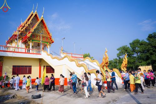 ภาพ No.173674:พิธีทอดกฐิน ณ วัดบัวปากท่า อ.บางเลน จ.นครปฐม ในโครงการกฐินสามัคคีทั่วไทย 30,000 วัด บูชาธรรม 80 ปี หลวงพ่อธัมมชโย โดยคณะศิษยานุศิษย์วัดพระธรรมกาย วันที่ 2 พฤศจิกายน พ.ศ. 2567