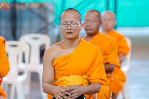 ภาพ No.214546:วันศุกร์ที่ 4 เมษายน พ.ศ.2568 นาคธรรมทายาทตักบาตรพระพี่เลี้ยง ในโครงการบรรพชาสามเณร ฟื้นฟูพระพุทธศาสนาทั่วไทย ณ วิหารคด 22 วัดพระธรรมกาย