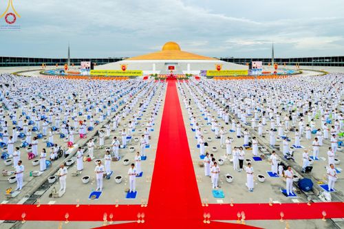 ภาพ No.160376:พิธีปลูกต้นทรัพย์บานชื่น ณ ลานธรรม พระมหาธรรมกายเจดีย์ วัดพระธรรมกาย จ.ปทุมธานี วันพฤหัสบดีที่ 10 ตุลาคม พ.ศ. 2567