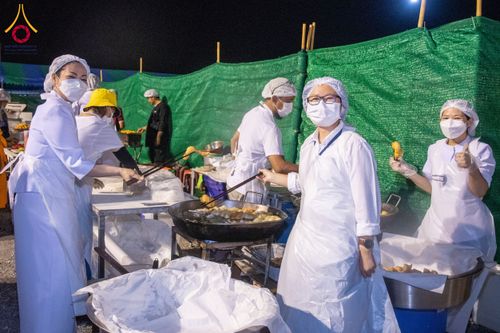 ภาพ No.118675:พิธีถวายภัตตาหารเป็นสังฆทาน แด่คณะพระธรรมยาตรา วันที่ 25 มกราคม พ.ศ. 2567 ณ อนุสรณ์สถานบางนางแท่น จ.นครปฐม