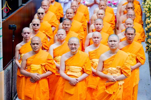 ภาพ No.221243:วันศุกร์ที่ 25 เมษายน พ.ศ. 2568 พิธีอัญเชิญรูปเหมือนพระมงคลเทพมุนี (สด จนฺทสโร) พระผู้ปราบมาร พิธีทอดผ้าป่าสามัคคี 25 ปี พิธีถวายสังฆทาน 15 วัด แด่เจ้าอาวาสภาคพื้นเอเชีย และแอฟริกา ในวาระครบ 25 ปี วัดพระธรรมกายโอซาก้า ประเทศญี่ปุ่น