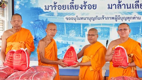 ภาพ No.90804:วัดพระธรรมกาย มูลนิธิธรรมกาย มอบถุงยังชีพและเครื่องอุปโภคบริโภค ช่วยเหลือผู้ประสบความเดือดร้อนจากอุทกภัย ด้วยห่วงใย ใส่ใจ ดูแลกัน ส่งมอบกำลังใจโดย ศูนย์ส่งเสริมศีลธรรมจังหวัดสุโขทัย วันที่ 6 ตุลาคม พ.ศ. 2566