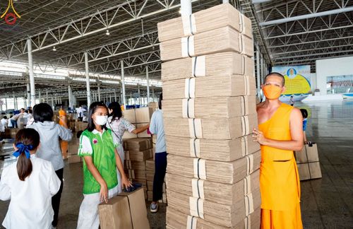 ภาพ No.218576:วันพฤหัสบดีที่ 17 เมษายน พ.ศ. 2568 การเตรียมงานในลานธรรม , สภาธรรมกายสากล , วิหารคด  เพื่องานวันคุ้มครองโลก 22 เมษายน พ.ศ. 2568