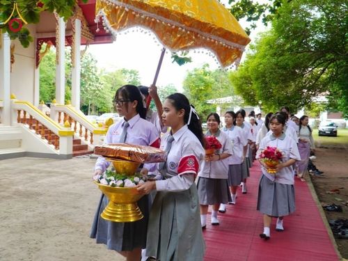 ภาพ No.176721:พิธีทอดกฐิน ณ วัดแหลมรวกอินทรนิมิตร ต.ธงชัยเหนือ อ.ปักธงชัย จ.นครราชสีมา ในโครงการกฐินสามัคคีทั่วไทย 30,000 วัด บูชาธรรม 80 ปี หลวงพ่อธัมมชโย โดยคณะศิษยานุศิษย์วัดพระธรรมกาย วันที่ 27 ตุลาคม พ.ศ.2567 กฐินสัมฤทธิ์เด็กดี V-Star โรงเรียนตะวันชัย จ.นครราชสีม