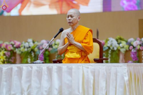 ภาพ No.219492:วันอังคารที่ 22 เมษายน พ.ศ. 2568 สัมมนาสงฆ์ เพื่อความมั่นคงและความเจริญรุ่งเรืองแห่งพระพุทธศาสนา  เนื่องในวันคุ้มครองโลก พิธีถวายมหาสังฆทานแด่คณะสงฆ์ 40,000 กว่าวัดทั่วประเทศ ณ วัดพระธรรมกาย จ.ปทุมธานี