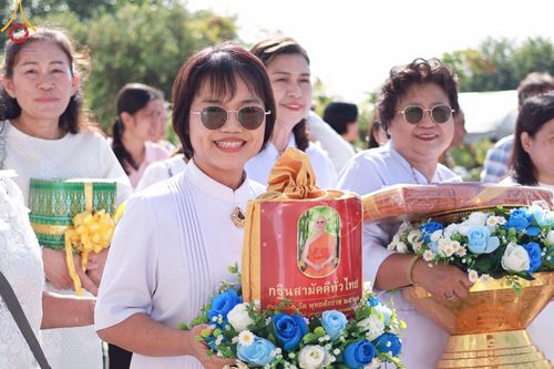 ภาพ No.173547:พิธีทอดกฐิน ณ วัดจำปี จ.สุพรรณบุรี ในโครงการกฐินสามัคคีทั่วไทย 30,000 วัด บูชาธรรม 80 ปี หลวงพ่อธัมมชโย โดยคณะศิษยานุศิษย์วัดพระธรรมกาย วันที่ 27 ตุลาคม พ.ศ. 2567