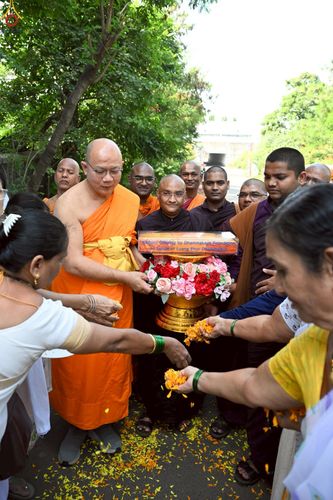 ภาพ No.263253:วันที่ 14 ตุลาคม พ.ศ. 2568 กฐินวัดถ้ำพุทธตรีรัศมี เมืองนาสิก รัฐมหาราษฎร์ ประเทศอินเดีย 