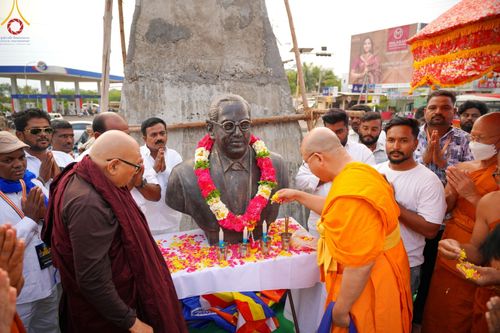 ภาพ No.212795:วันอาทิตย์ที่ 23 มีนาคม พ.ศ. 2568 ❖ คณะสงฆ์นานาชาติส่งมอบพระประธาน 108 องค์ ทั่วอินเดียรำลึกชาตกาล 134 ปี ดร.อัมเบดการ์