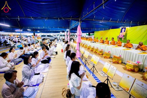 ภาพ No.192494:พิธีถวายภัตตาหารเป็นสังฆทาน แด่พระธรรมยาตรา ณ อนุสรณ์สถานคลองบางนางแท่น อ.สามพราน จ.นครปฐม ในโครงการธรรมยาตรา กตัญญูบูชา มหาปูชนียาจารย์ พระมงคลเทพมุนี(สด จนฺทสโร) พระผู้ปราบมาร อนุสรณ์สถาน 7 แห่ง ปีที่ 13 วันที่ 10 มกราคม พ.ศ. 2568