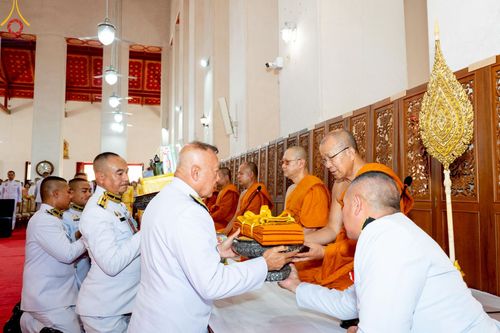 ภาพ No.214726:พิธีต้อนรับสัญญาบัตร พัดยศ พระราชวิเทศวชิรเวที (บัณฑิต วรปญฺโญ) เจ้าอาวาสวัดพระธรรมกายสกอตแลนด์ สหราชอาณาจักร ผู้ช่วยเจ้าอาวาสวัดพระธรรมกาย ณ อุโบสถพระไตรปิฏก วัดพระธรรมกาย