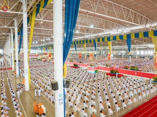 ภาพ No.154453:พิธีทอดผ้าป่าสมทบกฐินวัดพระธรรมกาย และสมทบกฐิน 30,000 วัดทั่วไทย ครั้งที่ 2 ณ สภาธรรมกายสากล วัดพระธรรมกาย วันอังคารที่ 17 กันยายน พ.ศ. 2567