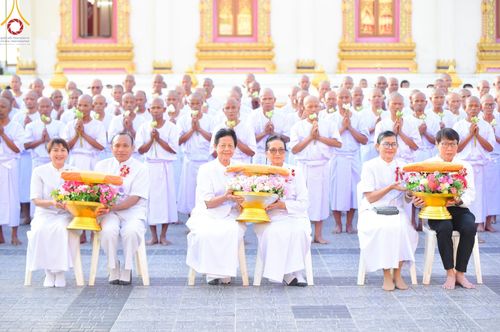 ภาพ No.184470:พิธีขอขมา มอบบาตรผ้าไตร บรรพชา อุปสมบท  ในโครงการอุปสมบทบูชาธรรมมหาปูชนียาจารย์ ณ วัดกลางพระอารามหลวง อ.เมืองบุรีรัมย์ จ.บุรีรัมย์ วันศุกร์ที่ 6 ธันวาคม พ.ศ. 2567