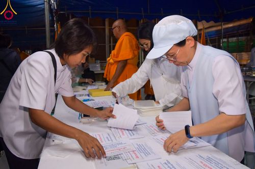 ภาพ No.109841:ถวายภัตตาหารเป็นสังฆทาน แด่คณะพระธรรมยาตราฯ ปีที่ 12 วันที่ 11 มกราคม พ.ศ. 2567 ณ อนุสรณ์สถานคลองบางนางแท่น  อ.สามพราน จ.นครปฐม