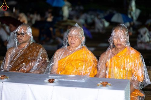 ภาพ No.141002:PhotoStory มหาศรัทธา ธรรมยาตราศรีลังกา EP.6 พิธีจุดวิสาขประทีป 6 วัด ถวายเป็น พุทธบูชา  โครงการสยาม-ลังกา ธรรมยาตรา  ฉลองเทศกาลวิสาขบูชาแห่งชาติ ศรีลังกา  บูชาธรรม 80 ปี หลวงพ่อธัมมชโย วันที่ 16 พฤษภาคม พ.ศ. 2567