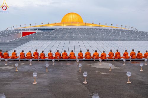 ภาพ No.154766:พิธีจุดประทีป, พิธีฉลองชัยสวดมนต์บทธัมมจักกัปปวัตนสูตร ณ มหารัตนวิหารคด วัดพระธรรมกาย วันอังคารที่ 17 กันยายน พ.ศ. 2567