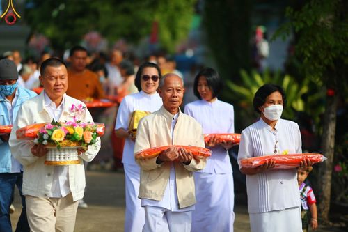 ภาพ No.95849:พิธีทอดกฐินสามัคคีทั่วไทย 5,000 วัด ณ วัดพระธาตุคู่บุญ จ.เชียงราย วันที่ 18 พฤศจิกายน พ.ศ. 2566