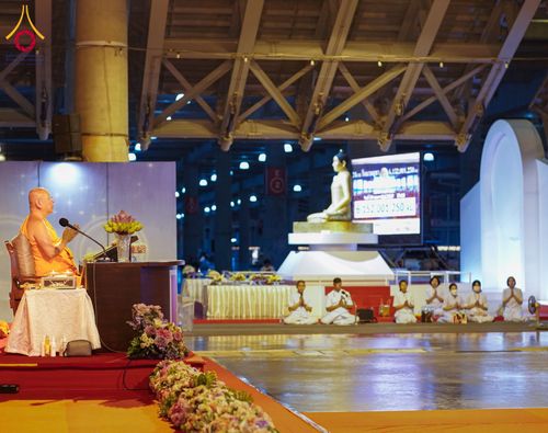 ภาพ No.125165:พิธีฉลองชัยสวดธัมมจักกัปปวัตตนสูตร ครบ 6,152,001,250 จบ ณ มหารัตนวิหารคด วัดพระธรรมกาย วันเสาร์ 24 กุมภาพันธ์ พ.ศ. 2567