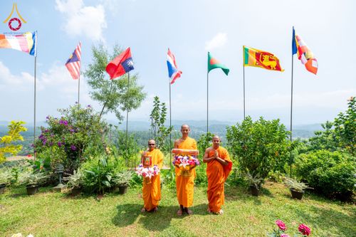 ภาพ No.175697:พิธีทอดผ้าป่าสมทบกฐิน ณ วัดกัลปิติยะ ปูรณะ เมืองมาตะเล ศรีลังกา โดยมูลนิธิธรรมกาย ในนามหลวงพ่อธัมมชโย วันที่ 6 พฤศจิกายน พ.ศ. 2567