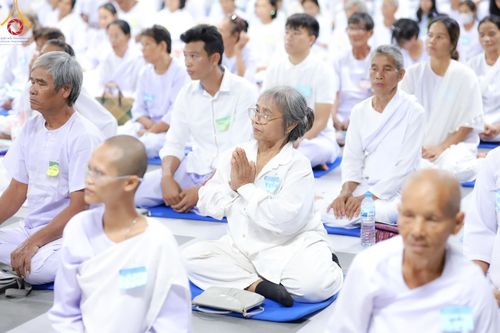 ภาพ No.158228:โครงการอบรมอุบาสก อุบาสิกาแก้ว  ตัวแทนทอดกฐิน 30,000 วัด ทั่วไทย บูชาธรรม 80 ปี หลวงพ่อธัมมชโย ระหว่างวันที่ 20-22 กันยายน พ.ศ. 2567 ณ จังหวัดบุรีรัมย์ รุ่นที่ 3