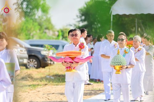 ภาพ No.175240:พิธีทอดปฐมกฐิน ธุดงคสถานวังทรายพูน เขาพนมพาธัมมานุสรณ์ พุทธันดรสุวรรณภูมิ  ต.หนองพระ อ.วังทรายพูน จ.พิจิตร ในโครงการกฐินสามัคคีทั่วไทย 30,000 วัด บูชาธรรม 80 ปี หลวงพ่อธัมมชโย โดยคณะศิษยานุศิษย์วัดพระธรรมกาย วันที่ 14 พฤศจิกายน พ.ศ. 2567