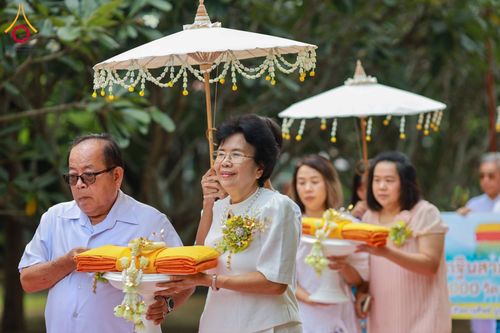 ภาพ No.165700:พิธีทอดกฐิน ศูนย์ปฎิบัติธรรมดอยหล่อ จ.เชียงใหม่ ในโครงการกฐินสามัคคีทั่วไทย 30,000 วัด บูชาธรรม 80 ปี หลวงพ่อธัมมชโย โดยคณะศิษยานุศิษย์วัดพระธรรมกาย วันที่ 20 ตุลาคม พ.ศ. 2567