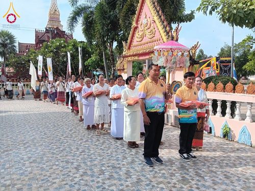 ภาพ No.183122:พิธีทอดกฐิน ณ วัดบ้านตะโคง จ.บุรีรัมย์  ในโครงการทอดกฐินสามัคคีทั่วไทย 30,000 วัด บูชาธรรม 80 ปี หลวงพ่อธัมมชโย โดยคณะศิษยานุศิษย์วัดพระธรรมกาย วันที่ 26 ตุลาคม พ.ศ. 2567