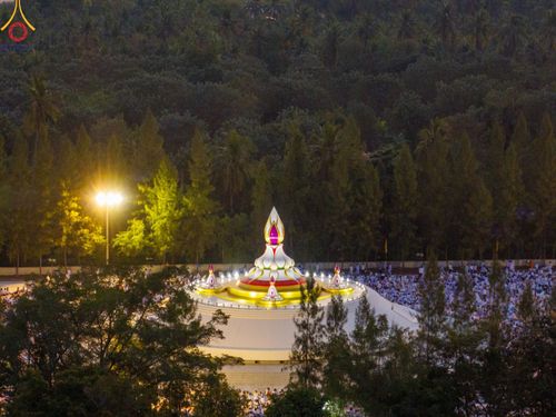 ภาพ No.192912:พิธีตักบาตรพระธรรมยาตรา ณ อนุสรณ์สถานคลองบางนางแท่น อ.สามพราน จ.นครปฐม ในโครงการธรรมยาตรา กตัญญูบูชา มหาปูชนียาจารย์ พระมงคลเทพมุนี(สด จนฺทสโร) พระผู้ปราบมาร อนุสรณ์สถาน 7 แห่ง ปีที่ 13 วันที่ 11 มกราคม พ.ศ.2568