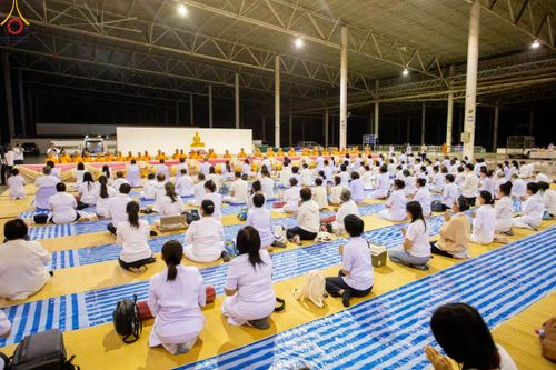 ภาพ No.188468:พิธีถวายภัตตาหารเป็นสังฆทาน แด่พระธรรมยาตรา ในโครงการธรรมยาตรา กตัญญูบูชา มหาปูชนียาจารย์ พระมงคลเทพมุนี(สด จนฺทสโร) พระผู้ปราบมาร อนุสรณ์สถาน 7 แห่ง ปีที่ 13 ณ สภาธรรมกายสากล วัดพระธรรมกาย วันที่ 3 มกราคม พ.ศ. 2568