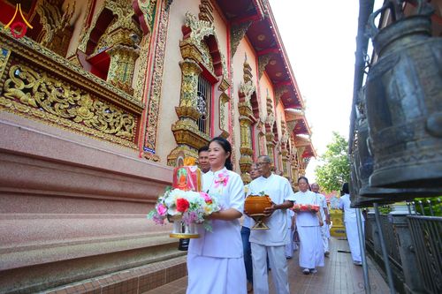 ภาพ No.172656:พิธีทอดกฐิน วัดศรีบุญเรือง จ.เชียงราย ในโครงการกฐินสามัคคีทั่วไทย 30,000 วัด บูชาธรรม 80 ปี หลวงพ่อธัมมชโย โดยคณะศิษยานุศิษย์วัดพระธรรมกาย วันที่ 26 ตุลาคม พ.ศ. 2567
