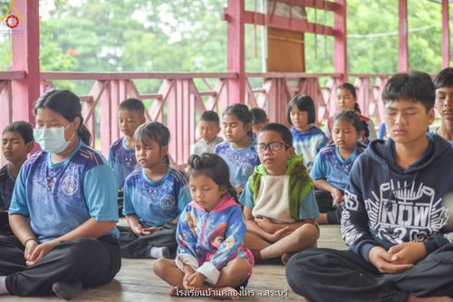 ภาพ No.90706:โครงการสมาธิเพื่อสันติภาพโลก  จ.สระบุรี วันที่ 3 ตุลาคม พ.ศ. 2566  1. โรงเรียน บ้านคลองไทร 2. โรงเรียน บ้านซับปลากั้ง 3. โรงเรียน บ้านหนองผักหนอก 4. โรงเรียน วัดบ้านหมาก 5. โรงเรียน วัดสวนทองรวมมิตร